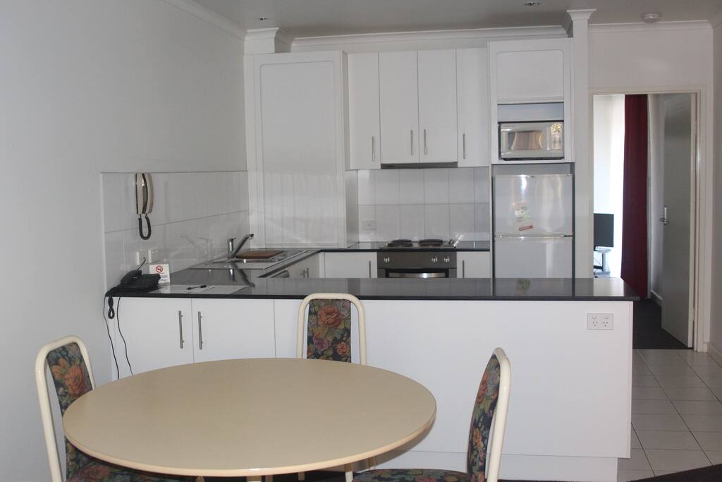 Executive Apartment - Dining/Kitchen Area