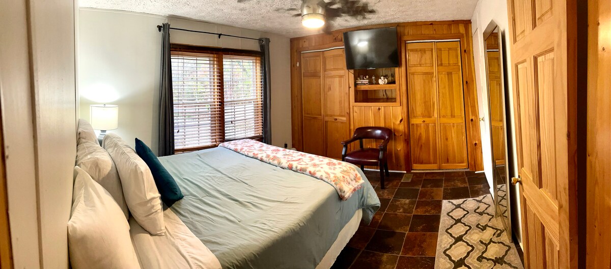 غرفة النوم الرئيسية 