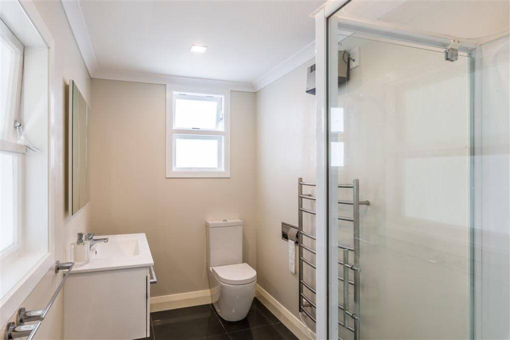 Modern bathroom