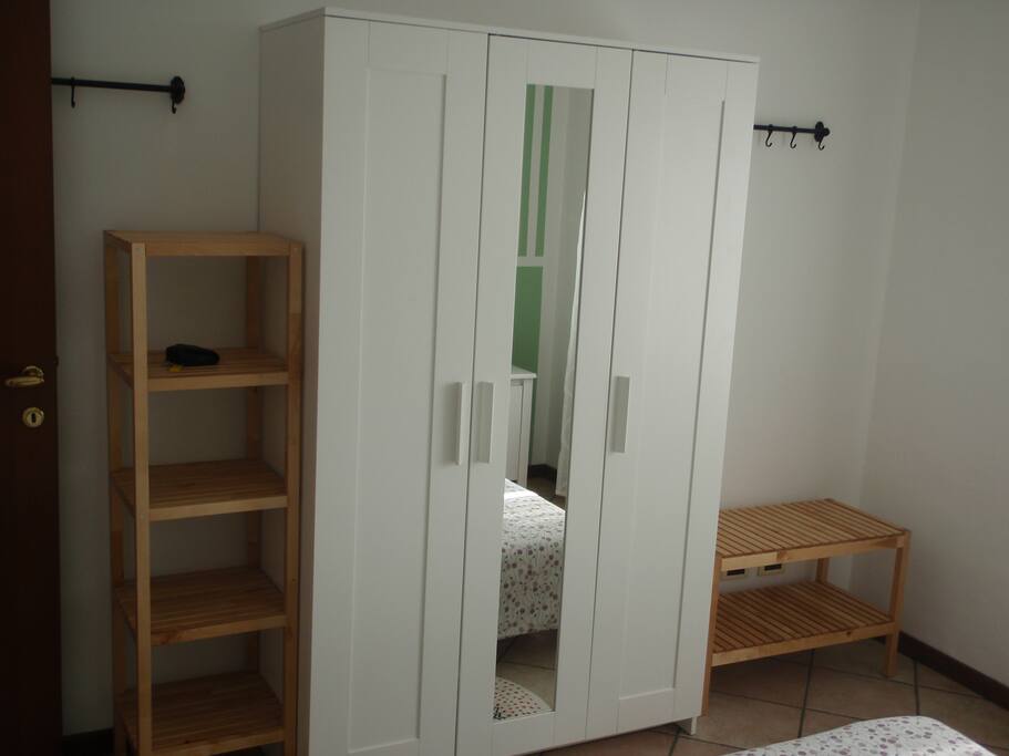 armadi della camera da letto