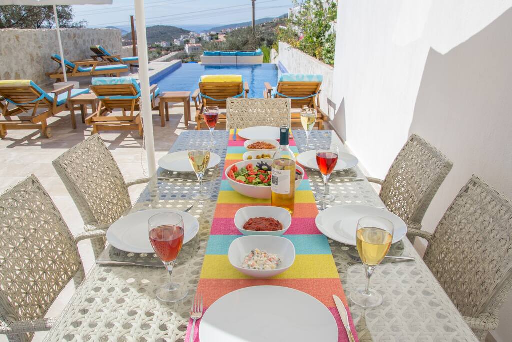 Alfresco Dining