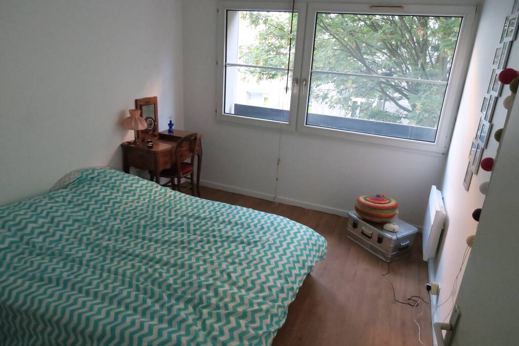 Queen size bed