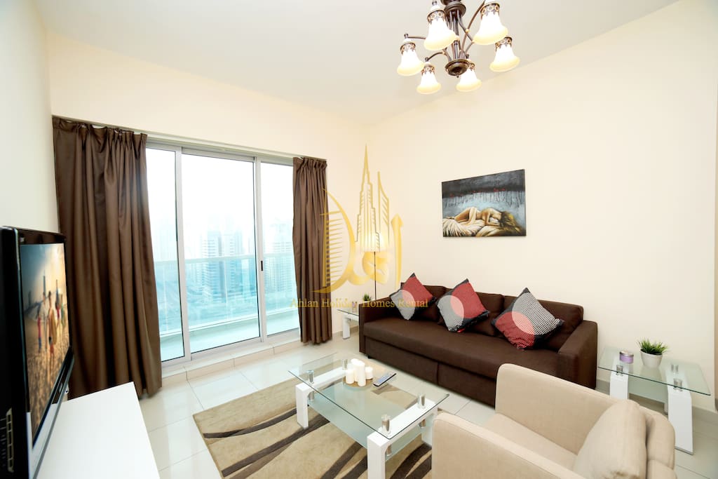 Bright & Spacious living room