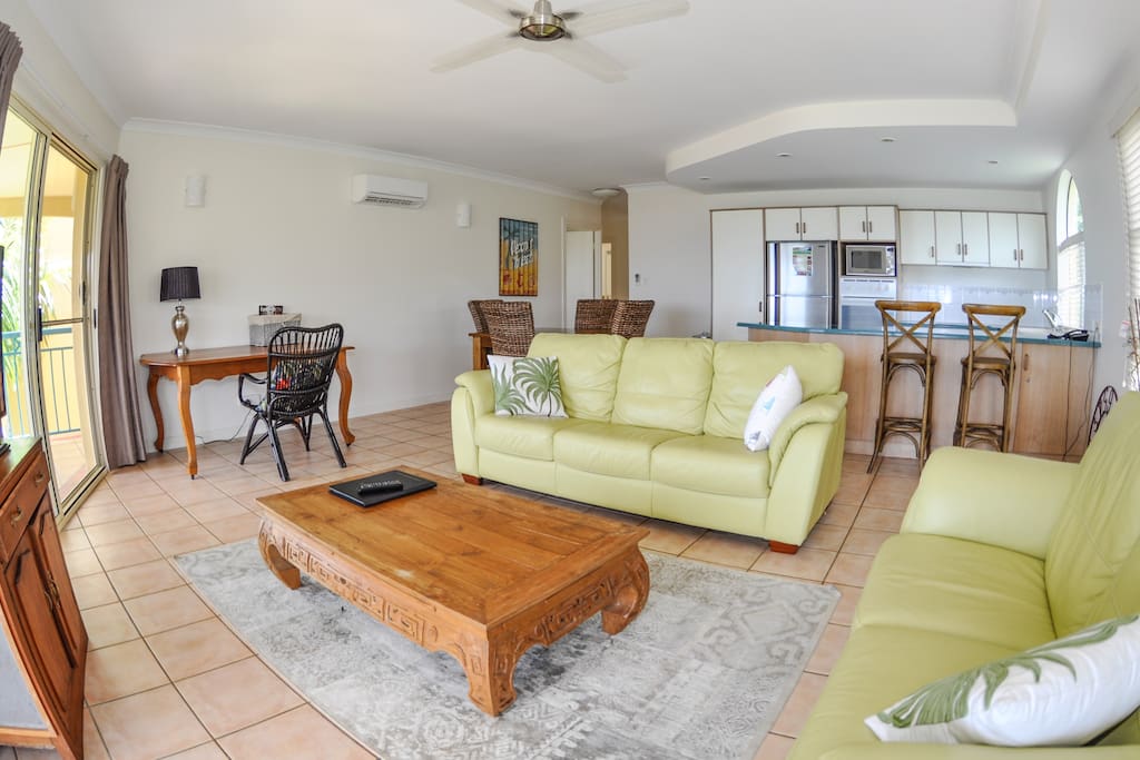 spacious lounge and dining area to relax and unwind with family or friends
