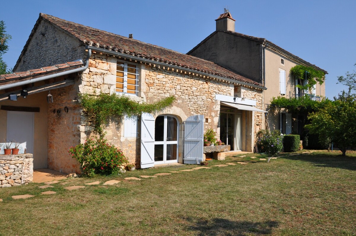Airbnb® | Escamps Vakantiewoningen en verblijfplekken Airbnb® | Vert Bois Vakantiewoningen en verblijfplekken