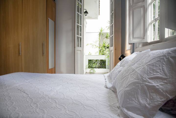 Beautiful 1920 Family House with Style in Gavea gallery image 2