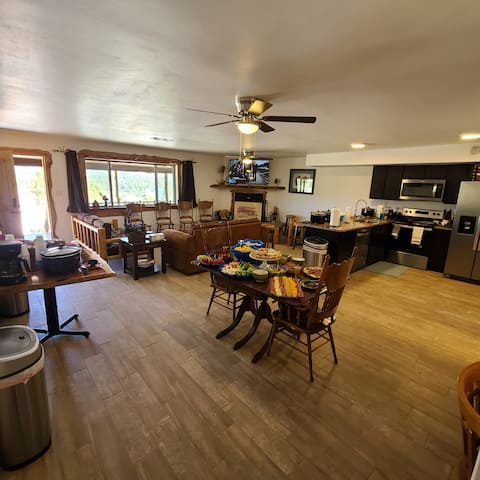 Condo 2 BR, Golf Course, Scenic Views/ Lake Access