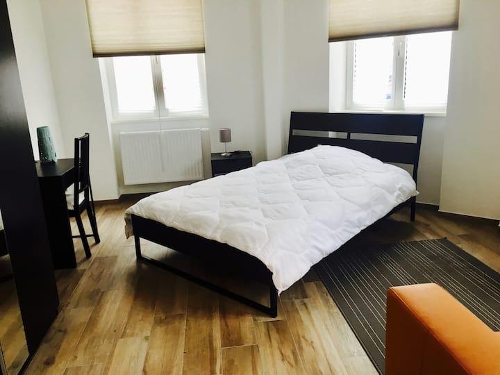 комната люксембург. 9b, boulevard du prince henri, 1724, luxembourg. лагерь дискавери. отель в люксембурге внутри. гостевой дом каролина сочи.