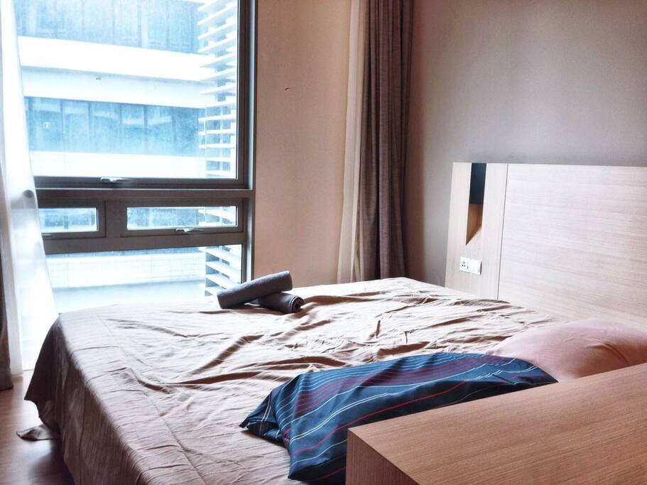 Main room with King Bed