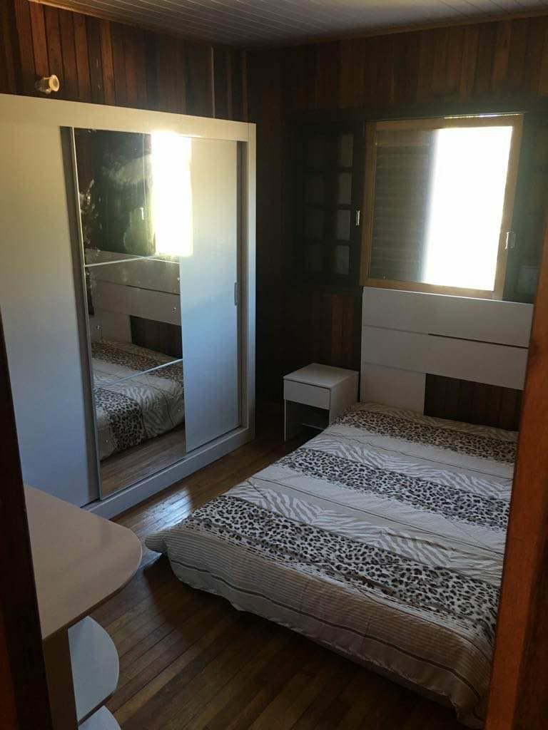 המיטה הייתה חסרה את התיבה כי היא התקלקלה, אבל כבר ארגנו אחת אחרת.