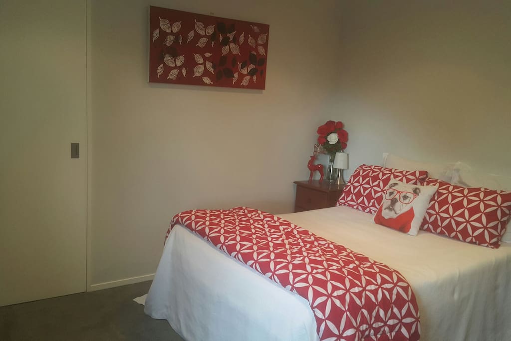 Guest bedroom