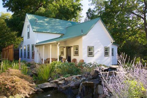 Nestledown Historic Country Farmhouse
