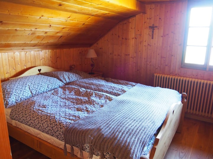 1. spálňa s veľkou manželskou posteľou