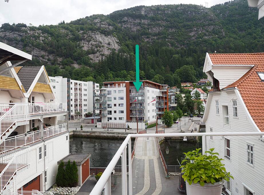 Overview towards balcony, 6th floor
