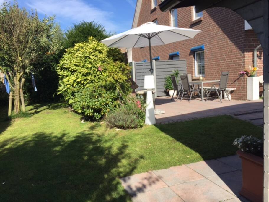 Große Sonnenterrasse & Garten