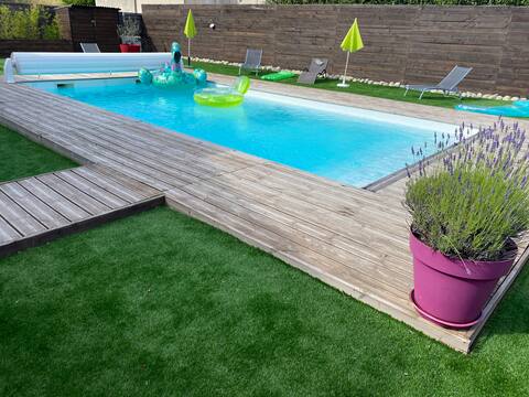 Spacious villa heated pool bowling alley