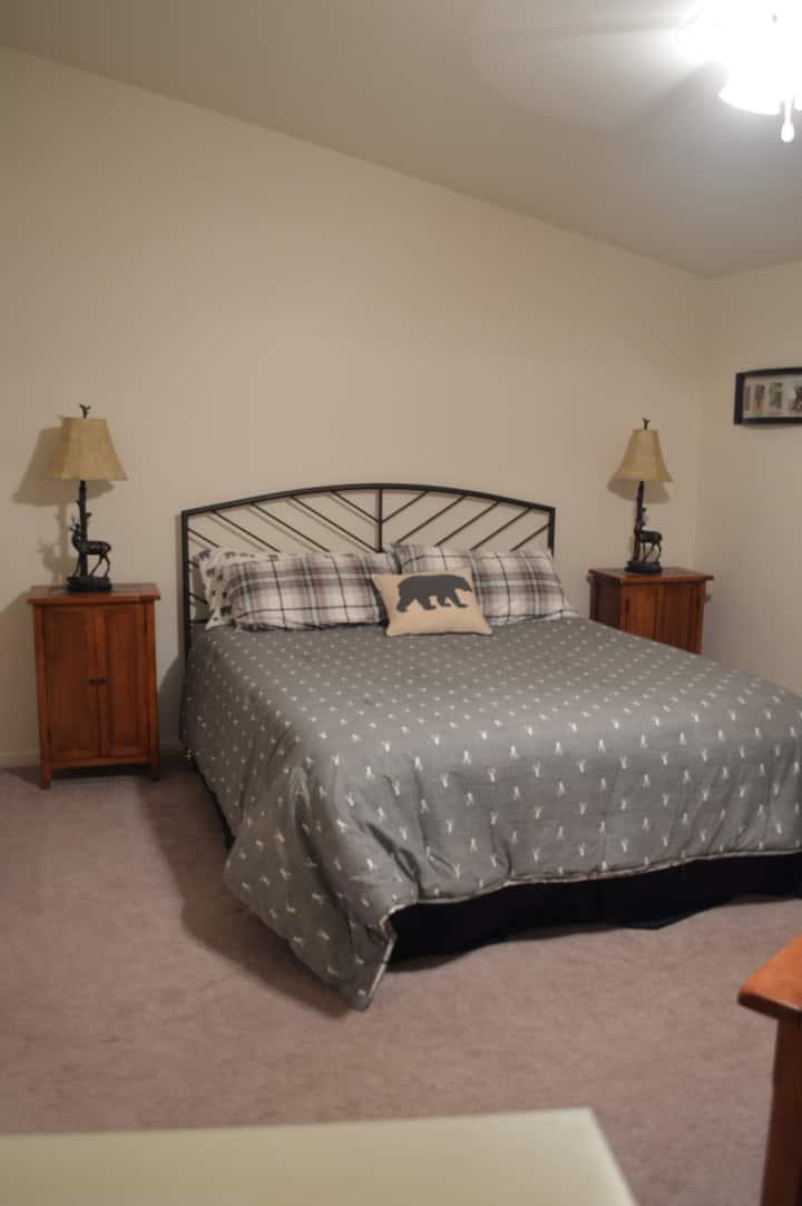 ห้องนอนใหญ่ - เตียงคิงไซส์