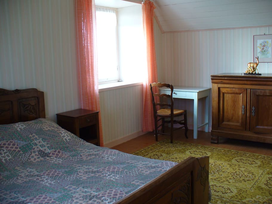 Chambre 2 personnes avec vue sur mer et cabinet de toilette