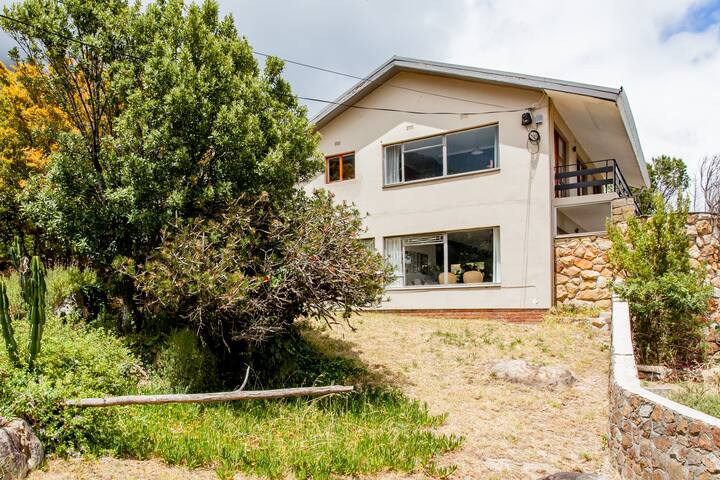 Peaceful Family Home in Camps Bay Nature Reserve gallery image 2
