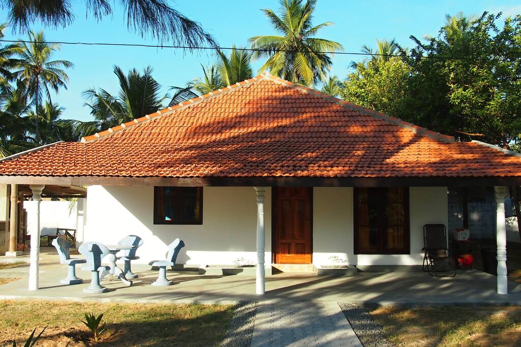 Sea View Villa 108 Palms Beach (140 m2, 8 pax, A/C), Uppuveli, Srí Lanka