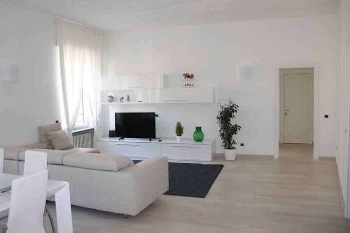 White Jewel, 2 mins walk from Duomo – all NEW gallery image 4