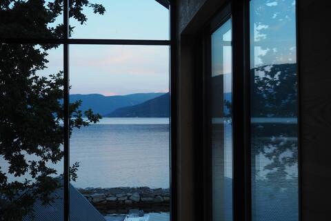 Top Airbnb: Modern house with spectacular view of Sognefjorden in Sogndal