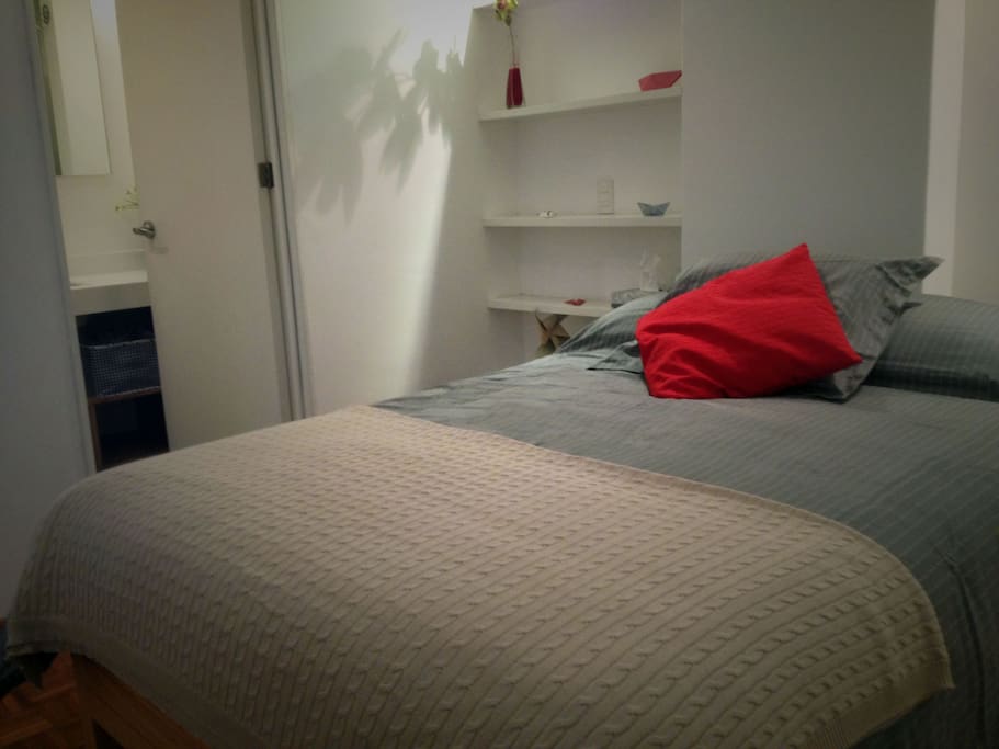 Rehilete room has private bathroom;