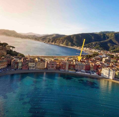 LARGE apartment 9 people, 200 meter to sea