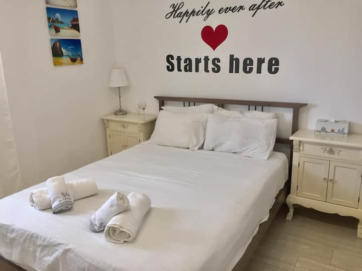 Shantell sea view apt