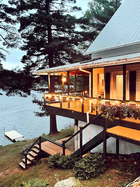 Adirondack Foothills Lakeside Cottage