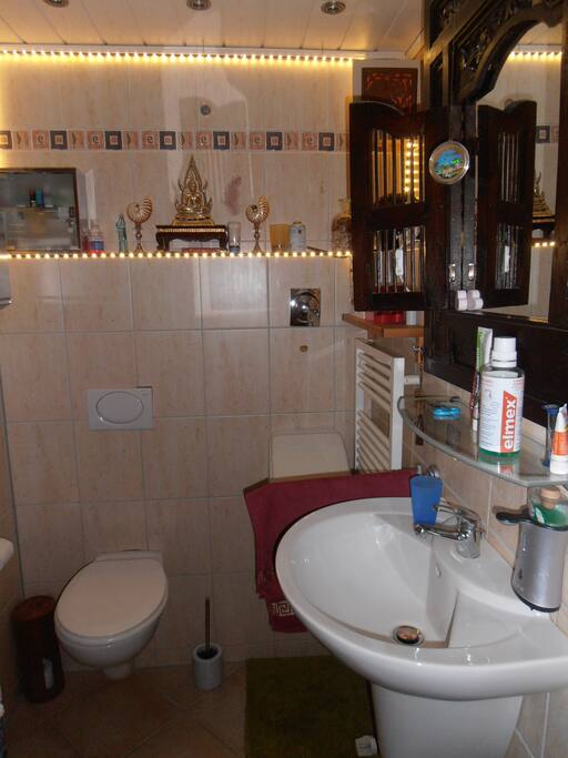 BATH 1.floor
