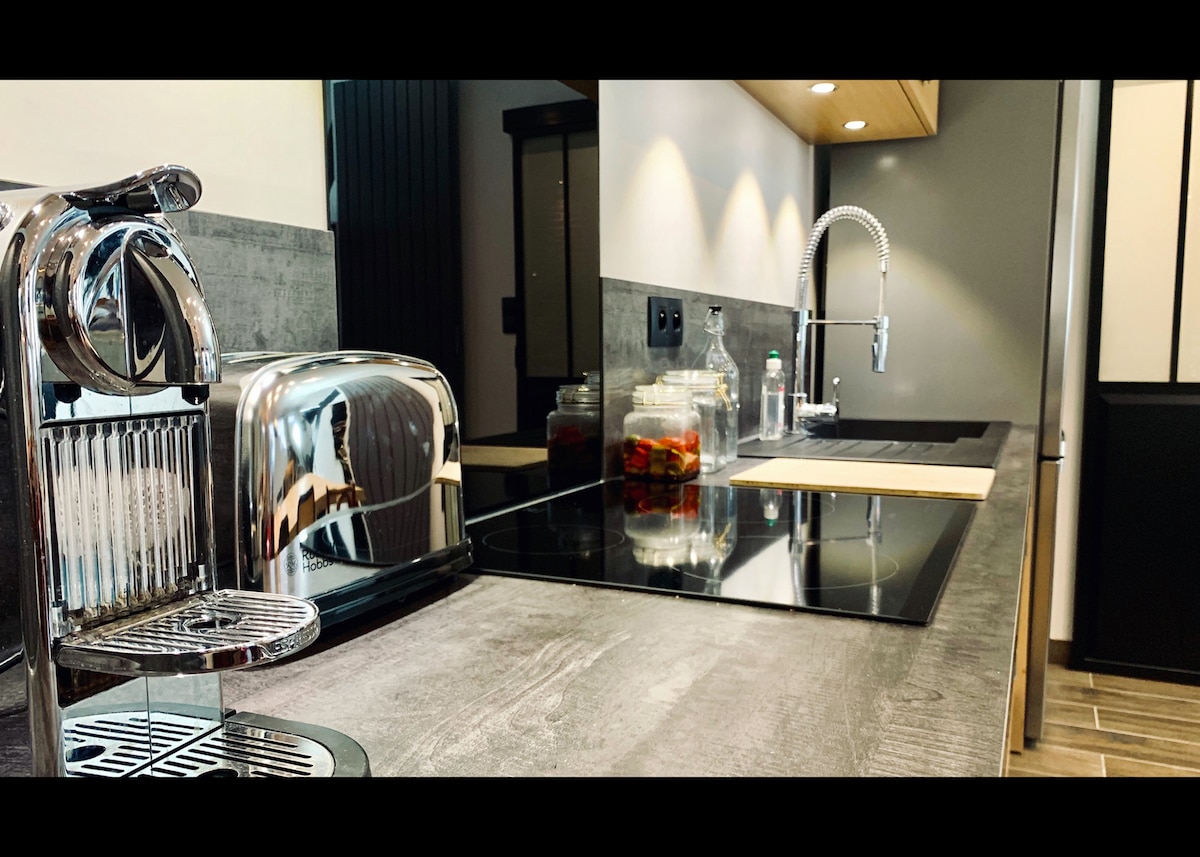 Successful Airbnb property: Bruno charme in Rouen with secure parking in Rouen