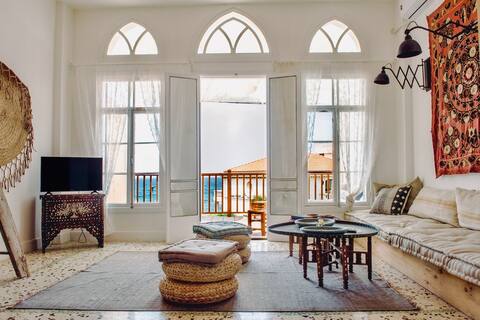 Blue Waves - Amazing Sea View Apt on the Beach