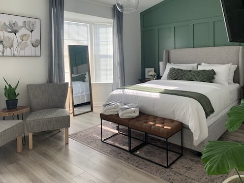 Cheerful 2-Bedroom Townhome w/private patio