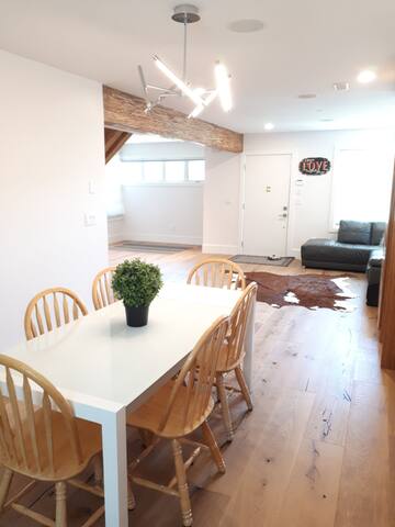 PATIO TIME-3 outdoor patios! sleeps 8 people gallery image 5