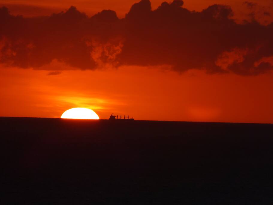 Stunning sunrises over the warm Indian Ocean
