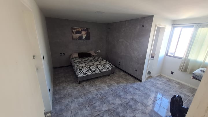 Suite (ghorofa ya 2) kwa watu 03 au 04