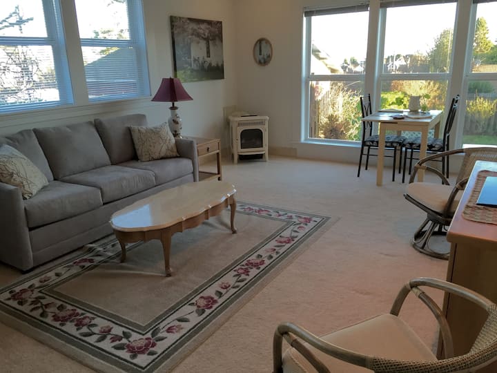 Hummingbird Suite: Walkable With Views! - Port Townsend, WA