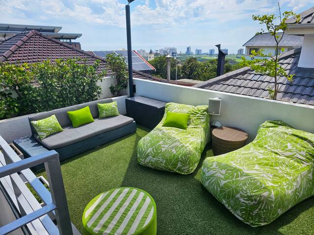 Lifestyle, mountain, sea and stadium views gallery image 5