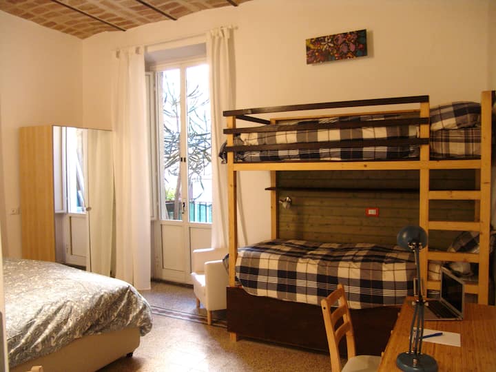 Kamera 2/ Letto a castello, ballkoncino