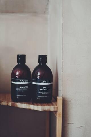 Sfeervol strandhuis in groene omgeving gallery image 3