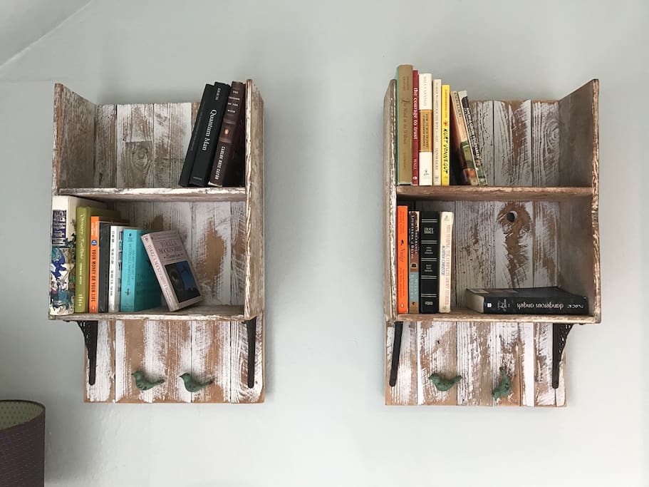 Bedroom Bookshleves