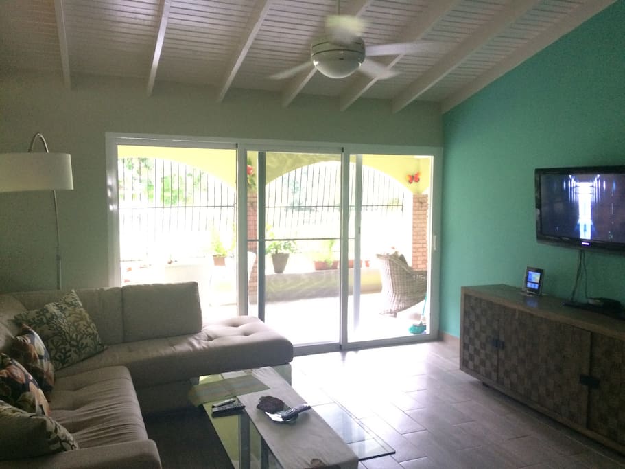 Sliding doors w/screens