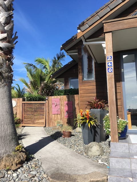 Albany 2 bedroom courtyard retreat