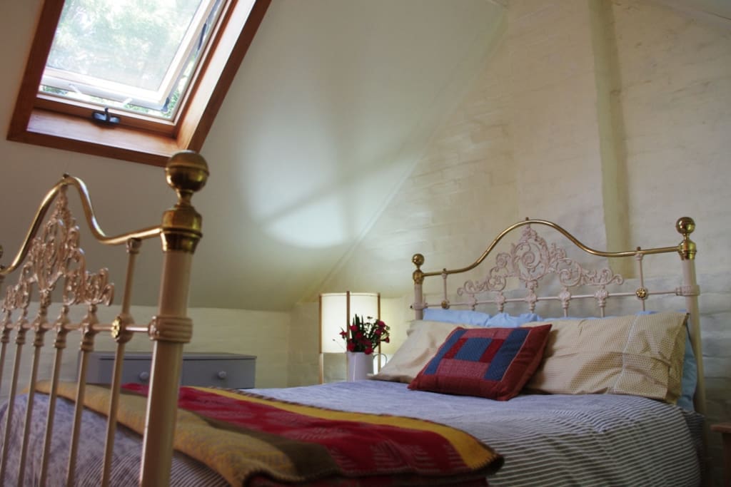 Bedroom - Double brass bed