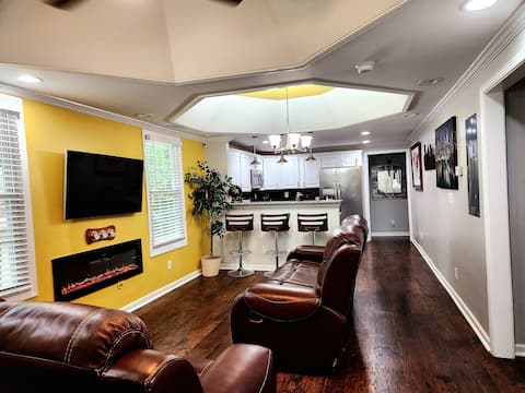 Popular Airbnb listing: Cozy/Quiet Intown ATL Bungalow | in Dixie Hills