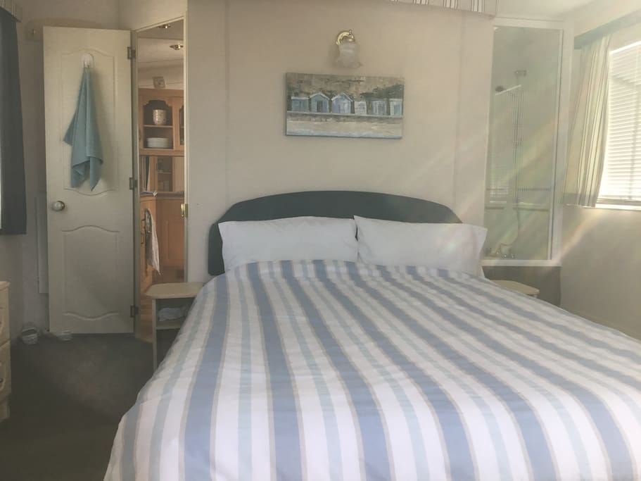 Master bedroom and en suite