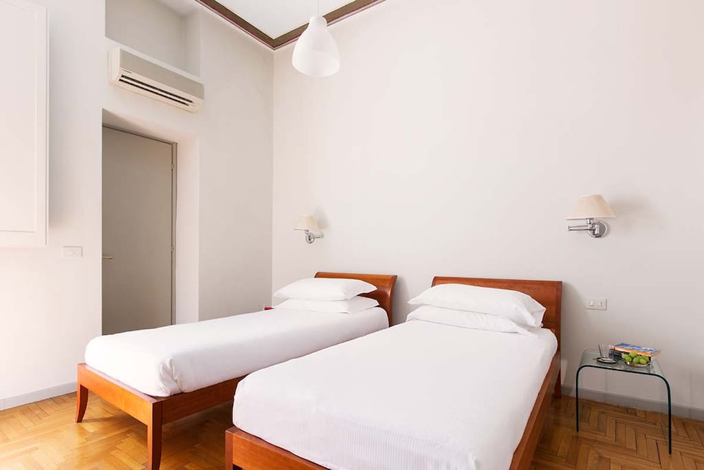 Twin bedroom