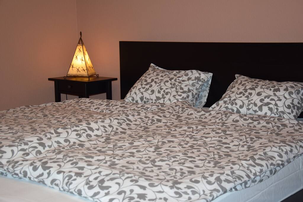 Room - bed