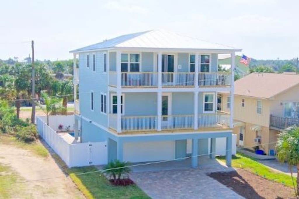 Beach Retreat - 5 bedroom 4 bath home